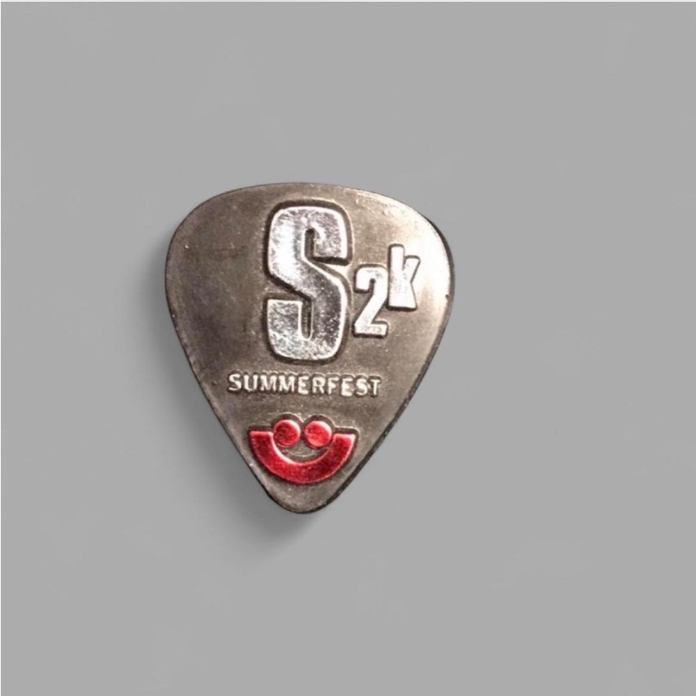Vintage 2000 Summerfest Music Festival Milwaukee Wisconsin Guitar Pick Pin
